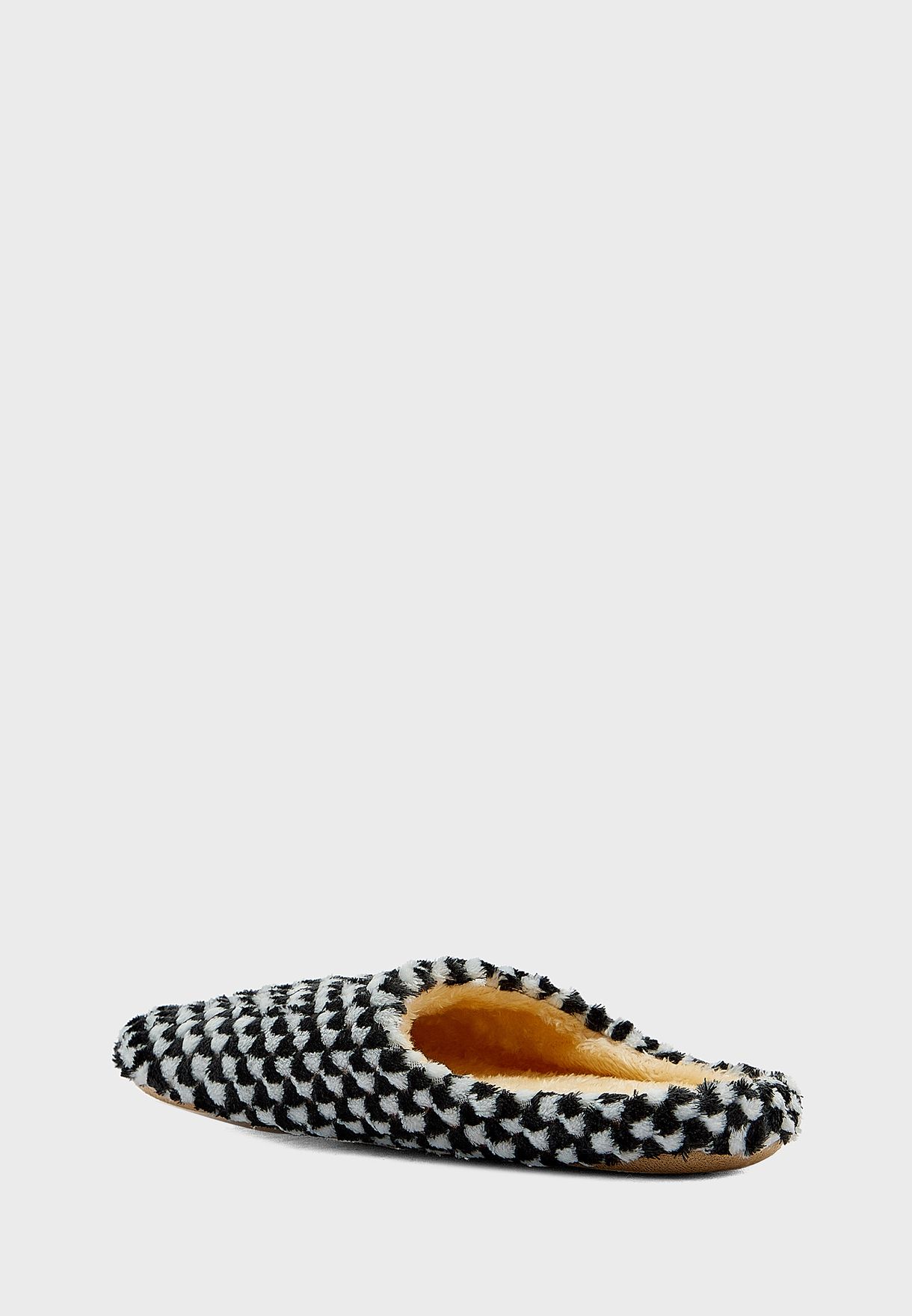 Textured Closed Toe Bedroom Slippers