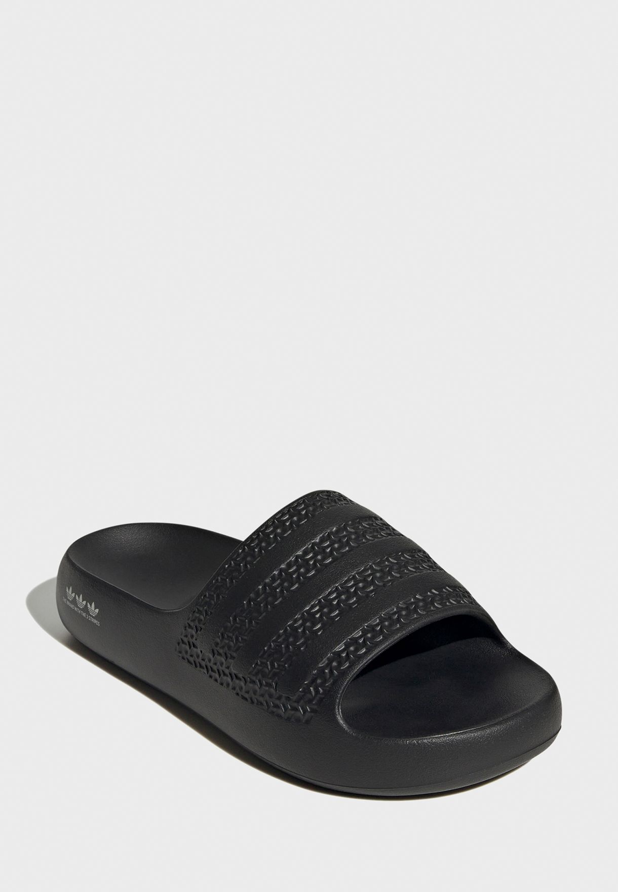 Adilette Ayoon