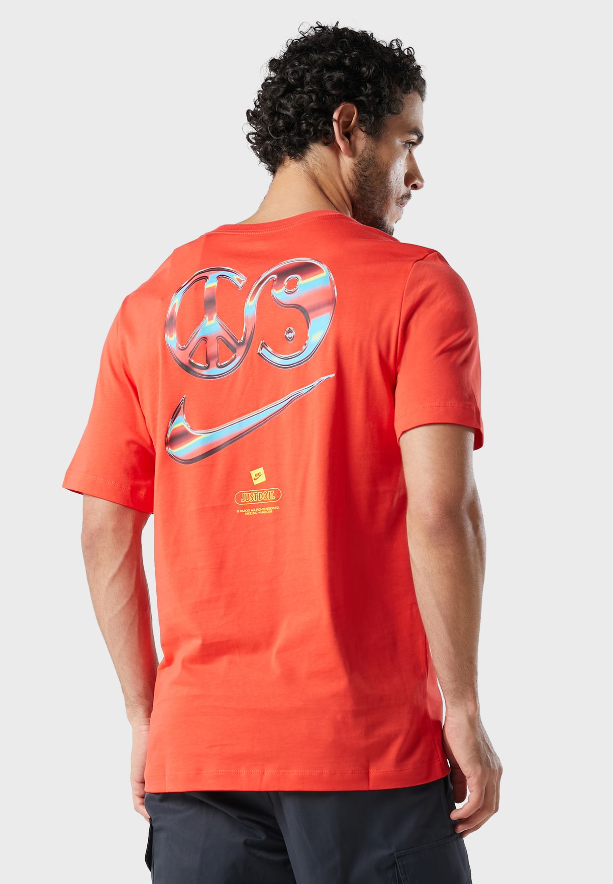Buy Nike red Nsw Heatwave T-Shirt for Kids in MENA, Worldwide