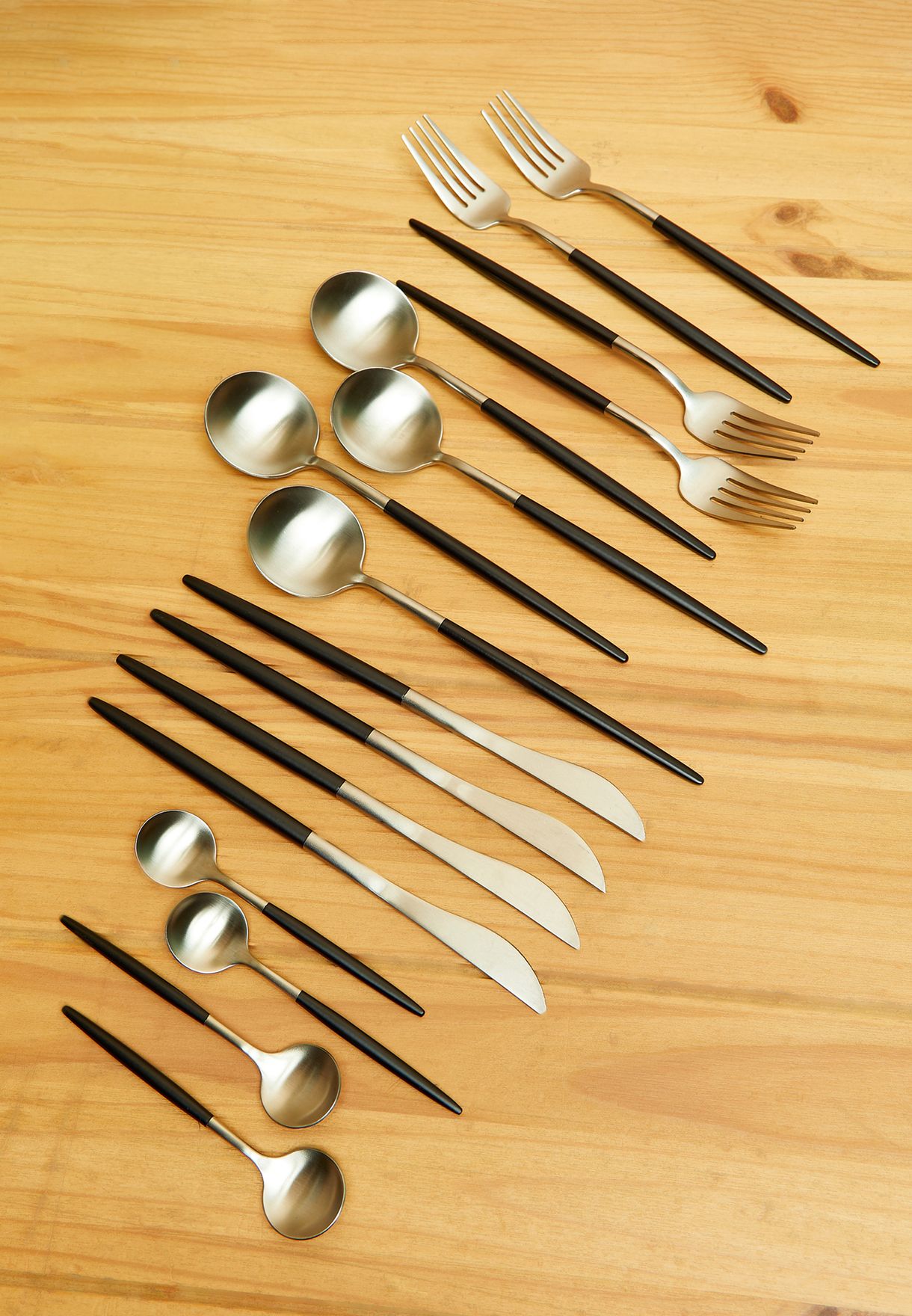16Pc Cutlery Set