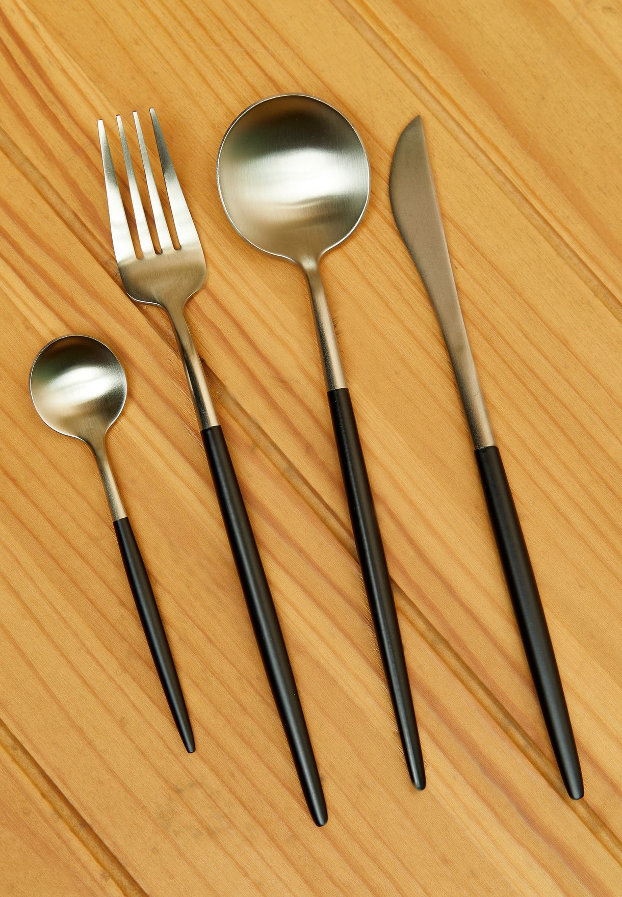 16Pc Cutlery Set