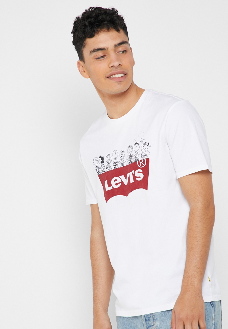 Like Probably Anyone Buy Levis white Levi&#39;s® x Peanuts Logo Crew Neck T-Shirt for Men in  MENA, Worldwide
