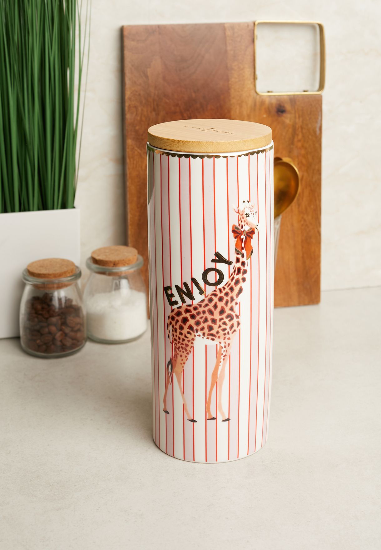 Large Giraffe Design Storage Jar