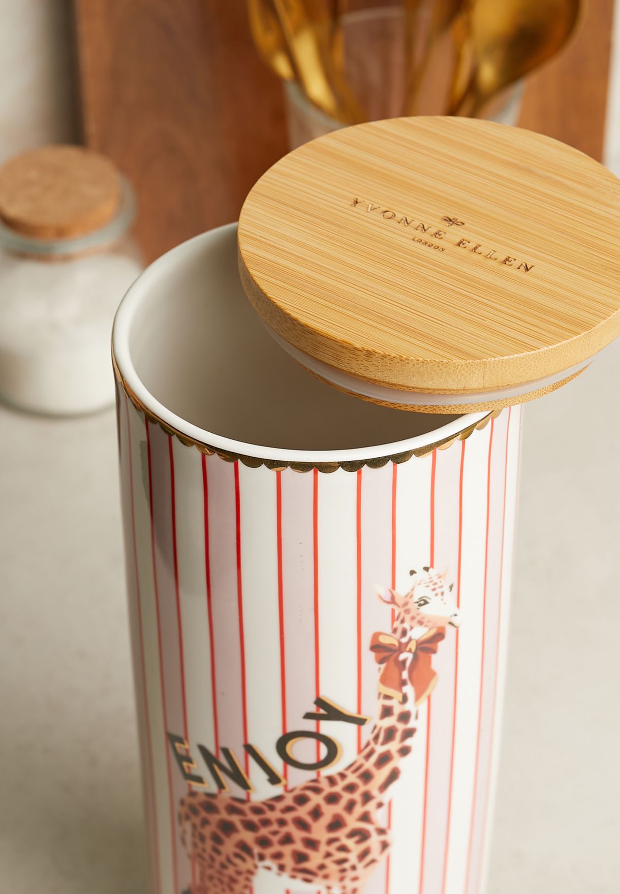 Large Giraffe Design Storage Jar