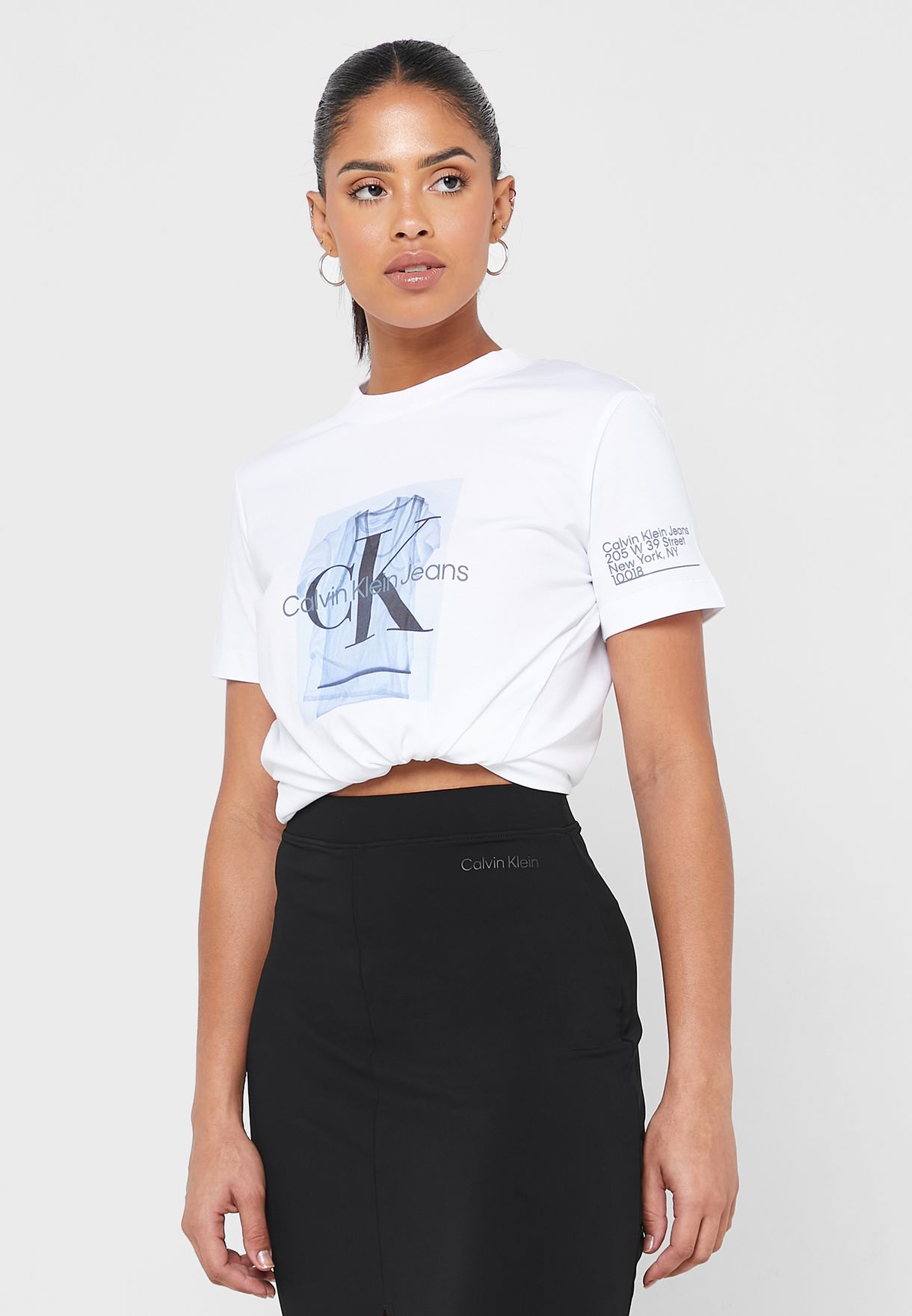 Buy Calvin Klein Jeans white Crew Neck Printed T-Shirt for Women in MENA,  Worldwide