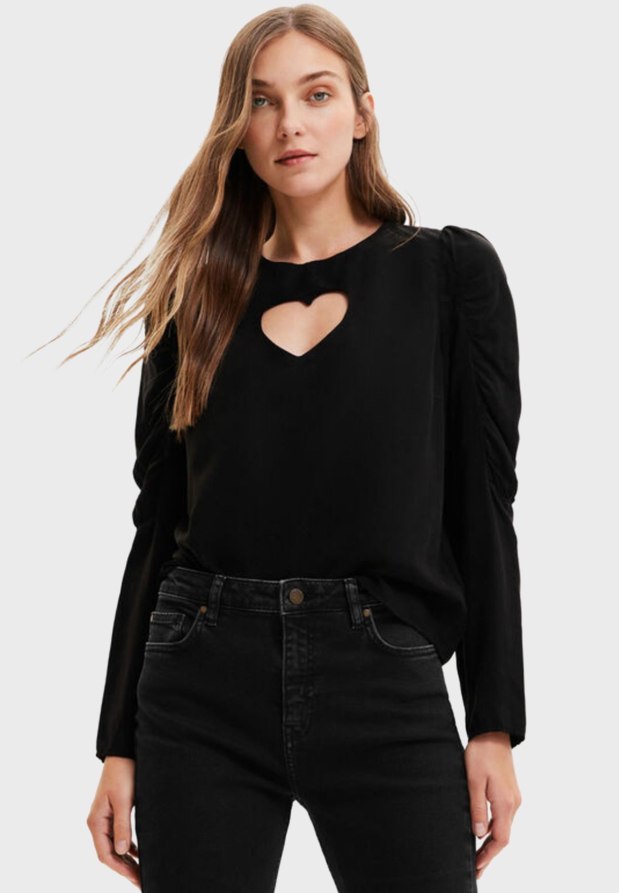 Cut Out Detail Puff Sleeve Top
