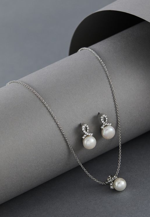 Sea Embellished Set Of Earrings  And Necklace
