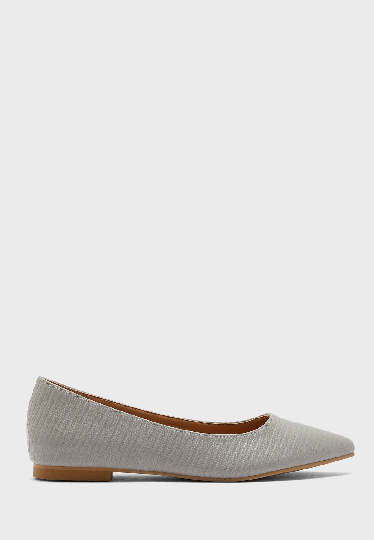 Textured Pointed Flat Shoe 