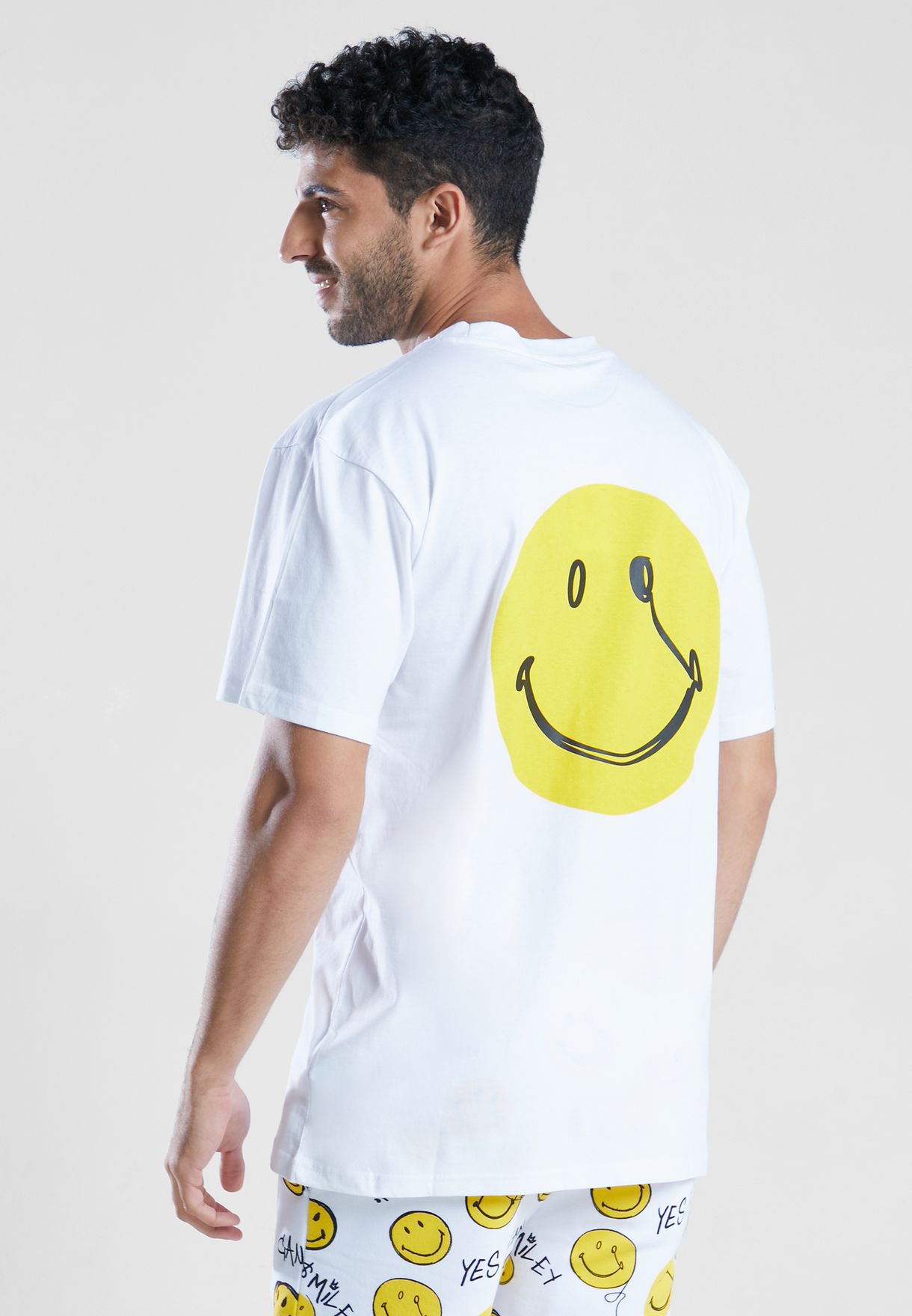 Chest Signature Smiley Print T-Shirt