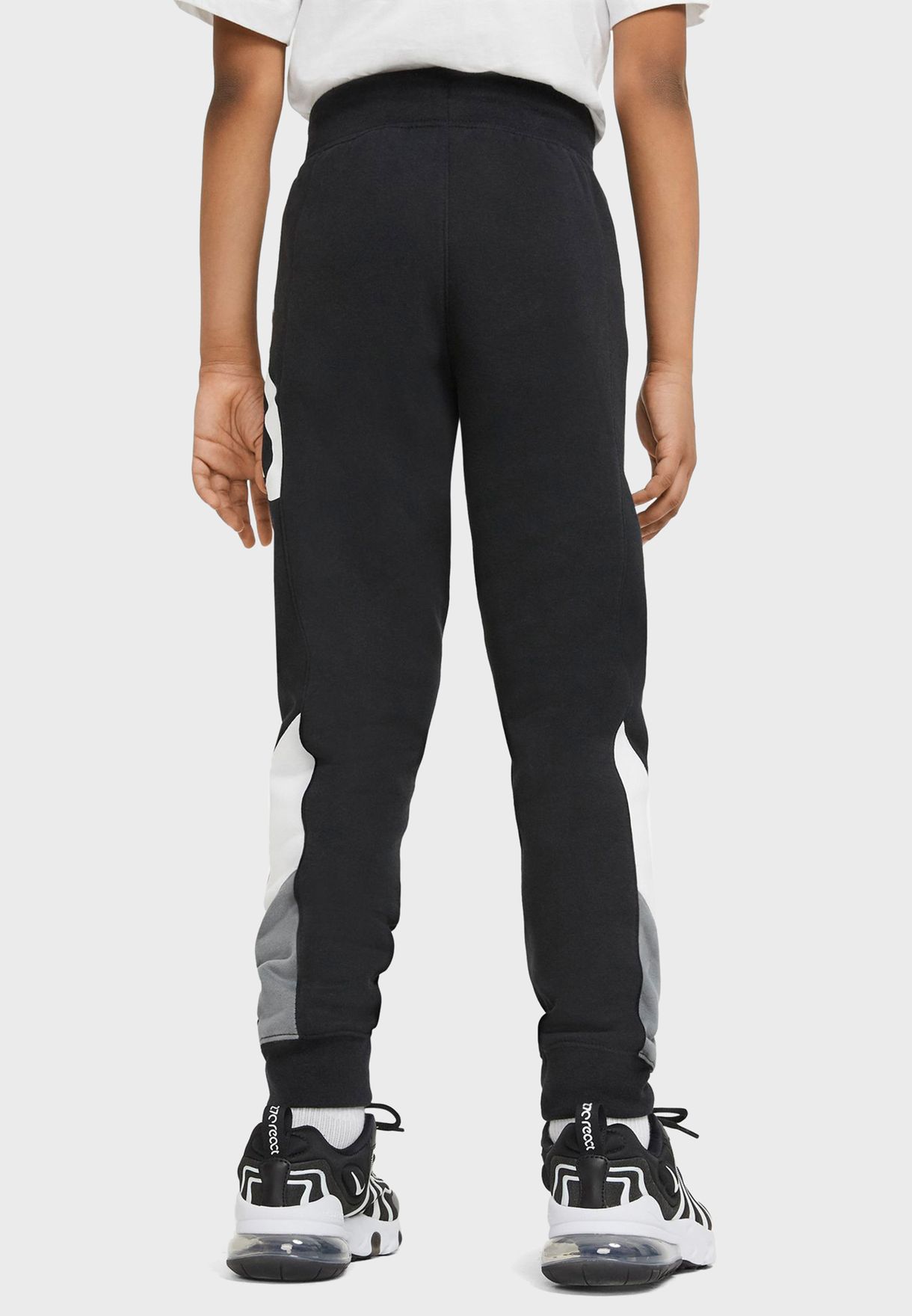 Buy Nike black Youth NSW Core Amplify Sweatpants for Kids in MENA ...