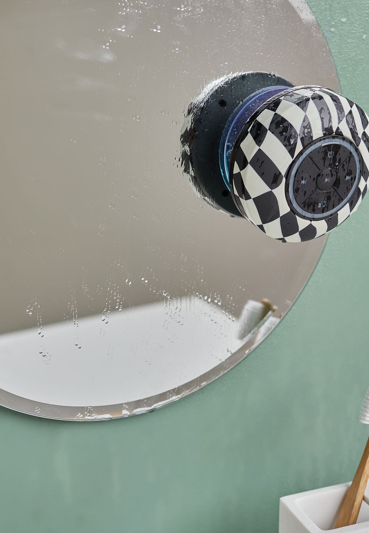 Warp Checkerboard  2.0 Led Shower Speaker