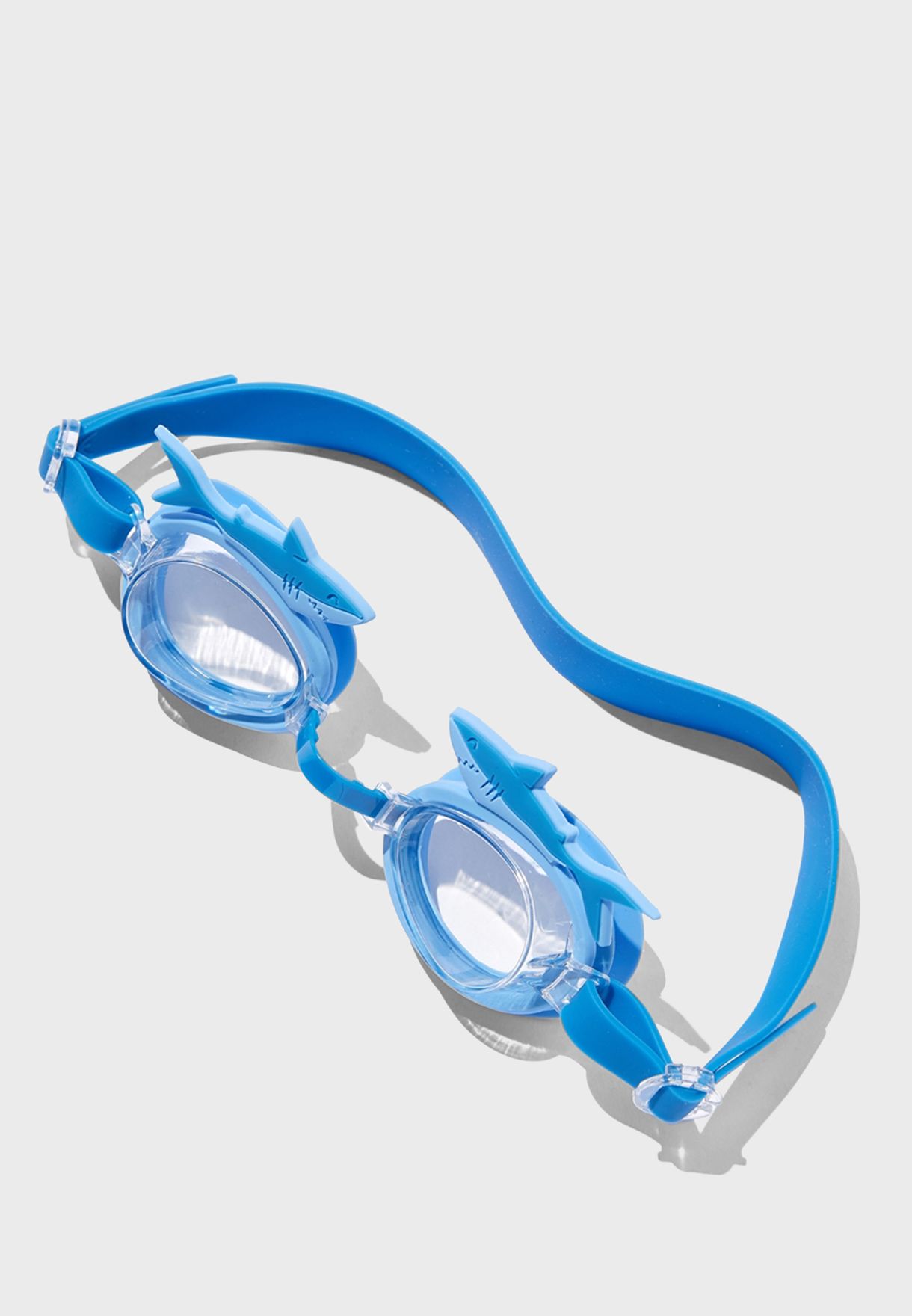 نظارات سباحة مزينة بشكل قرش