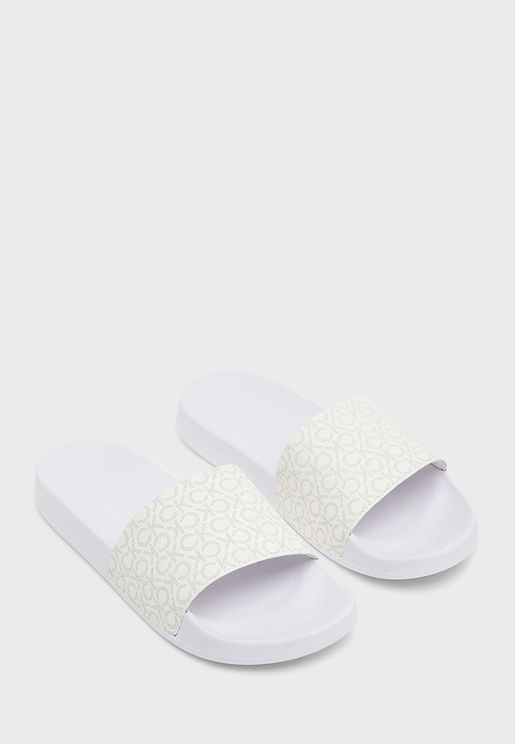 Women's Flip Flops - 25-75% OFF - Buy Flip Flops for Women Online - Riyadh,  Jeddah, KSA - Namshi