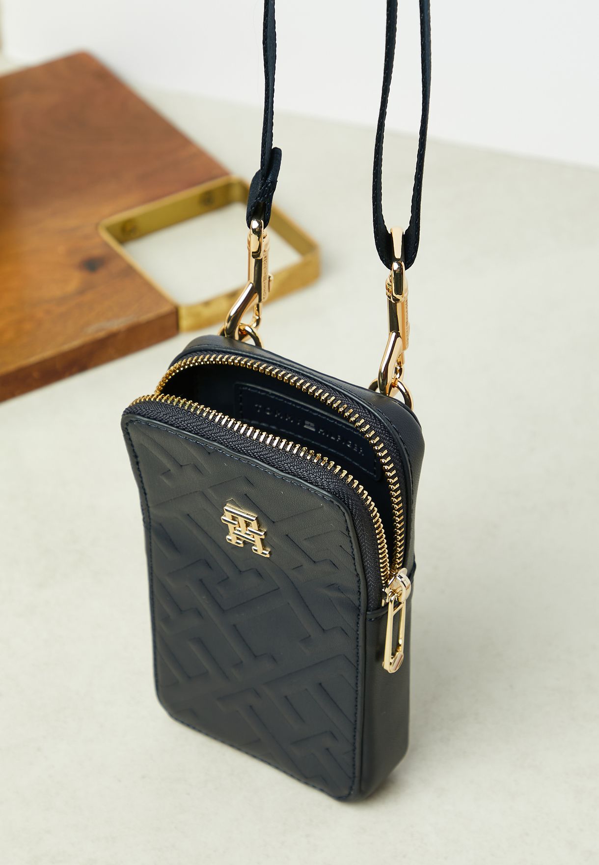 Iconic Phone Wallet Mono