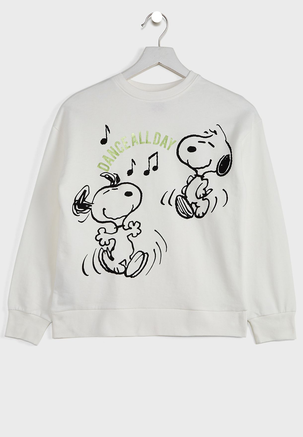 white snoopy sweatshirt