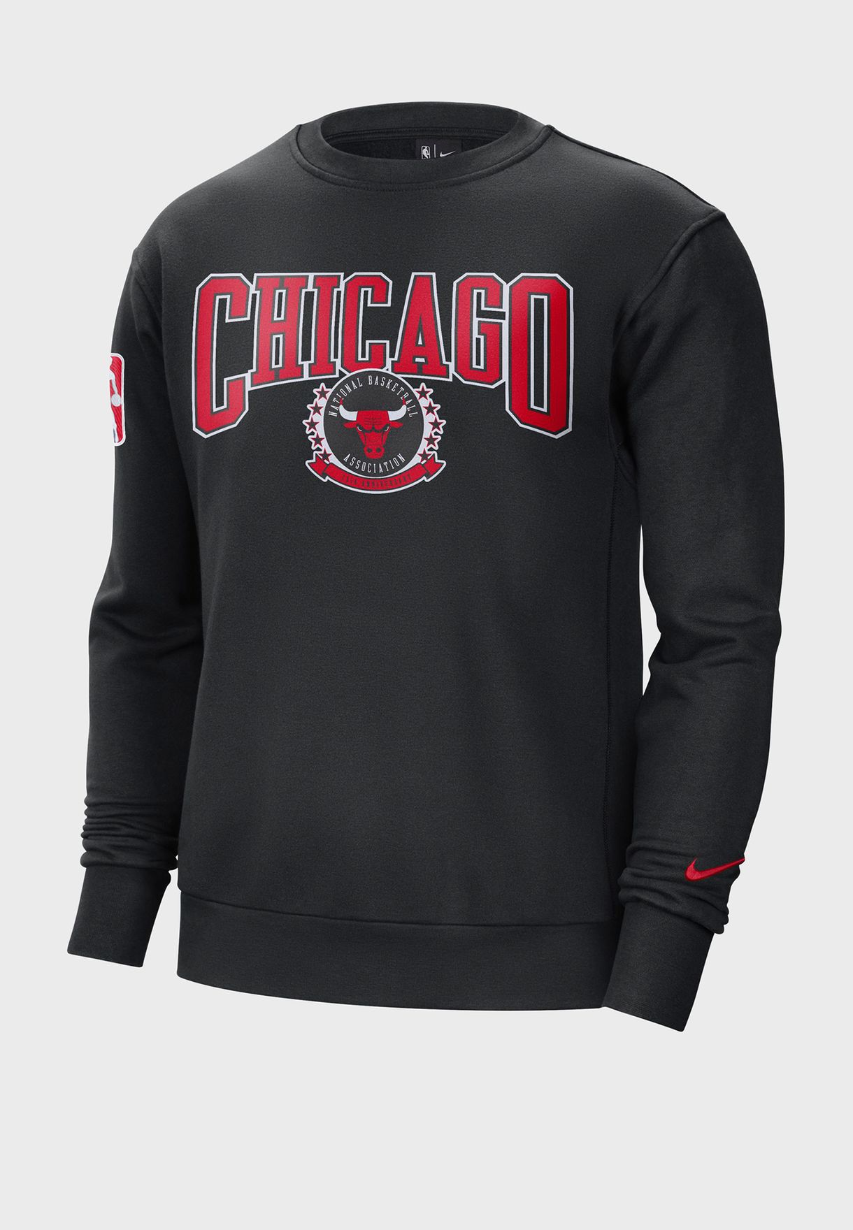 Buy Nike black Chicago Bulls Fleece Sweatshirt for Men in MENA, Worldwide