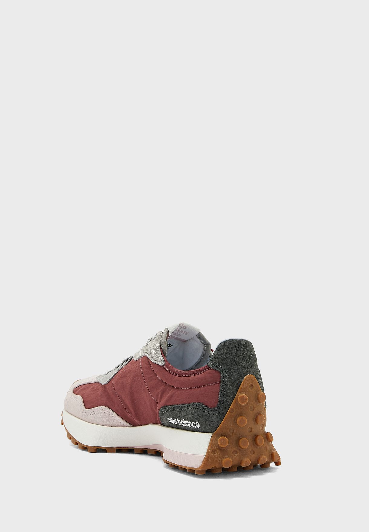 حذاء رياضي 327