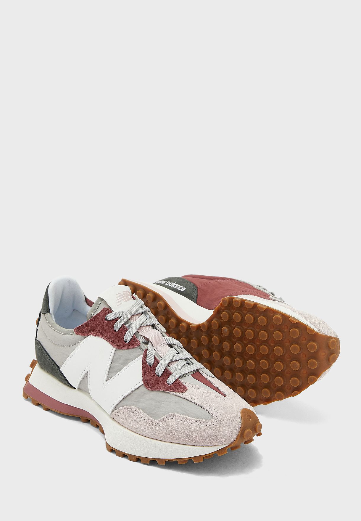 حذاء رياضي 327