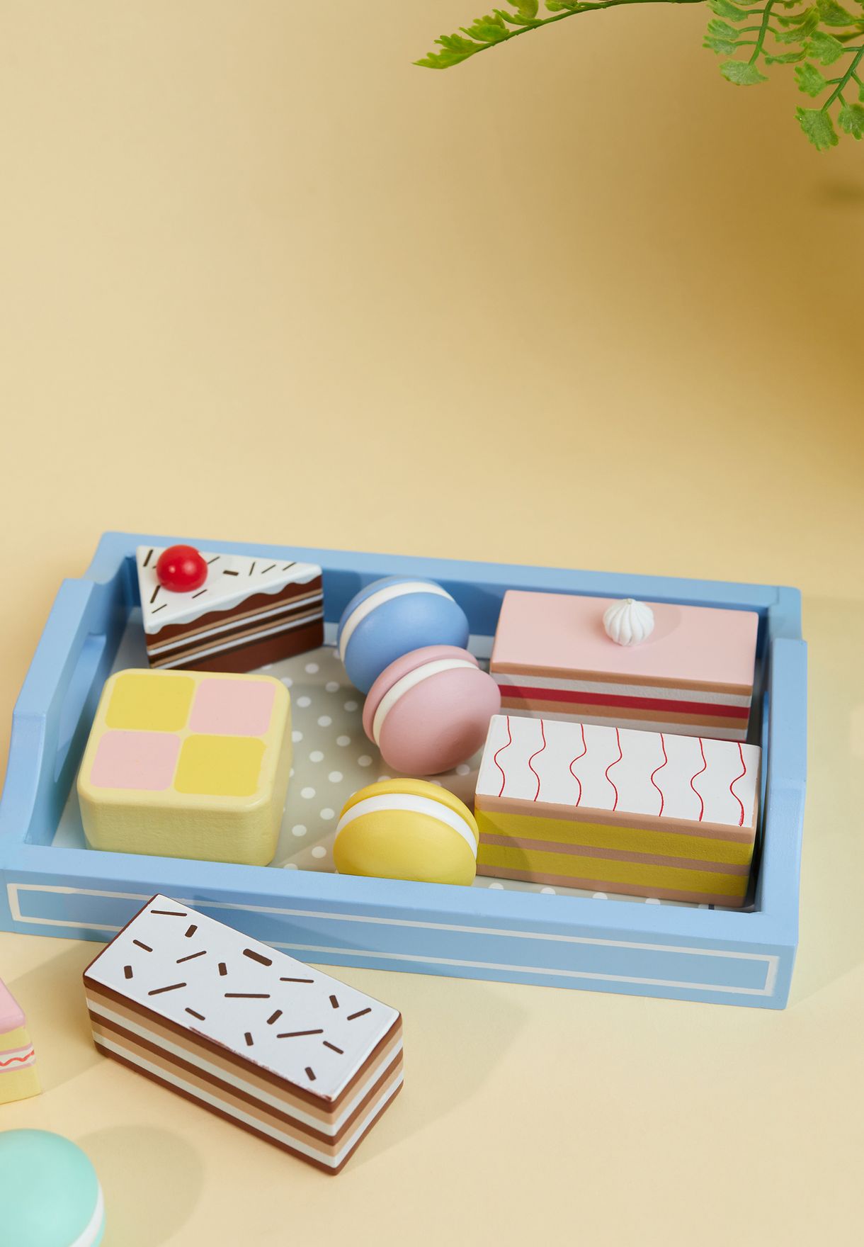Wooden Biscuit & Cake Tray Toy Set