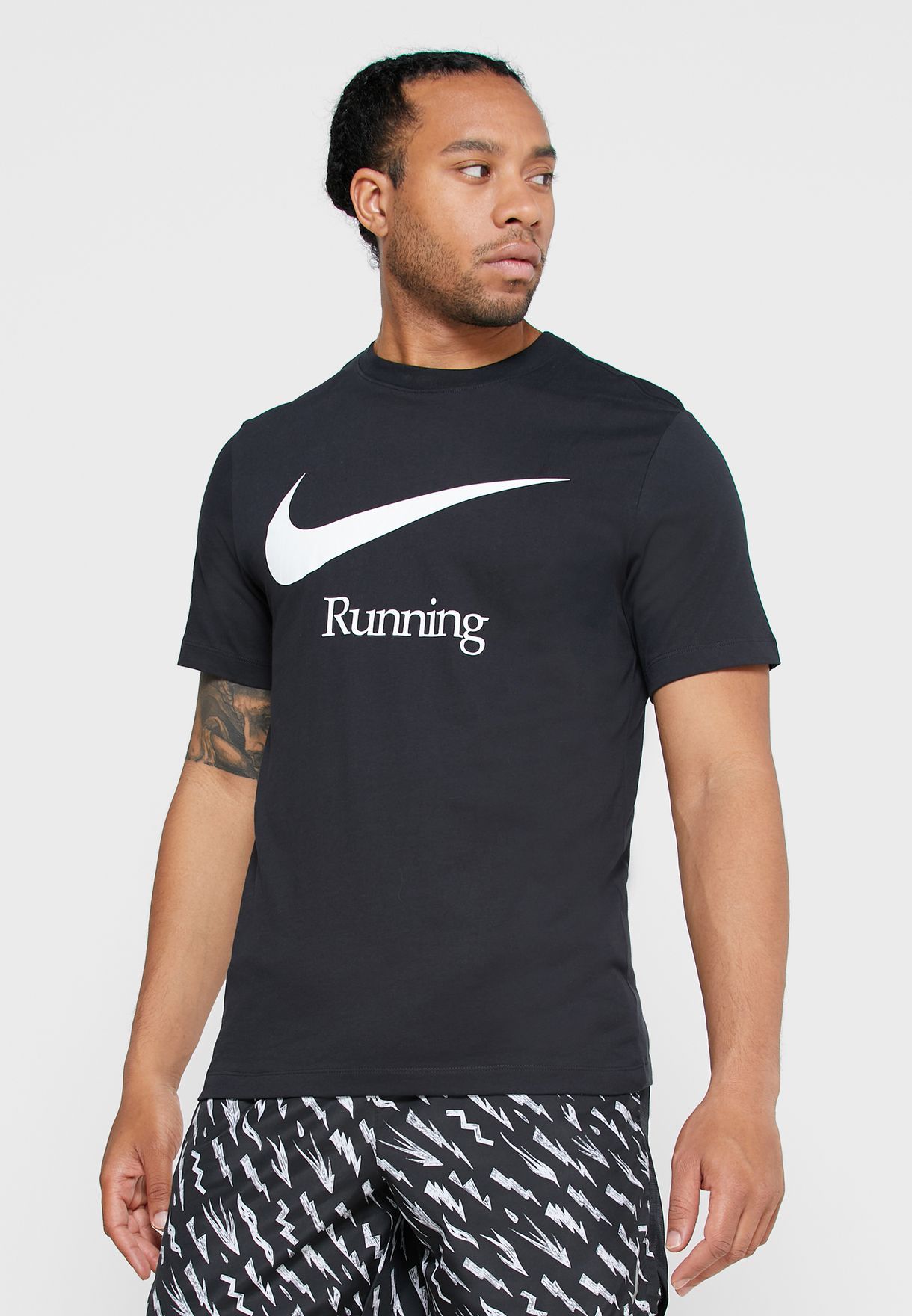 Buy Nike black Run T-Shirt for Kids in MENA, Worldwide