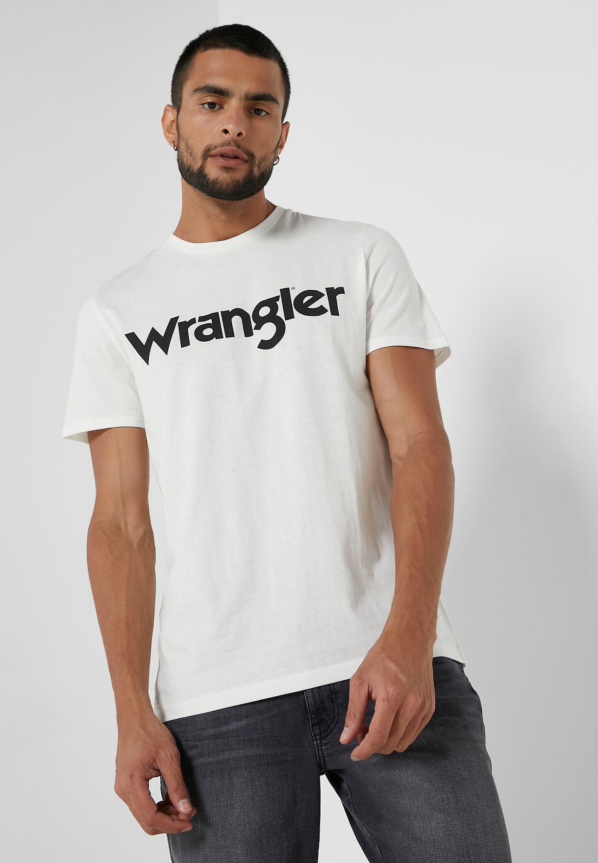 Buy Wrangler Men white Logo T-Shirt for Men in Riyadh, Jeddah