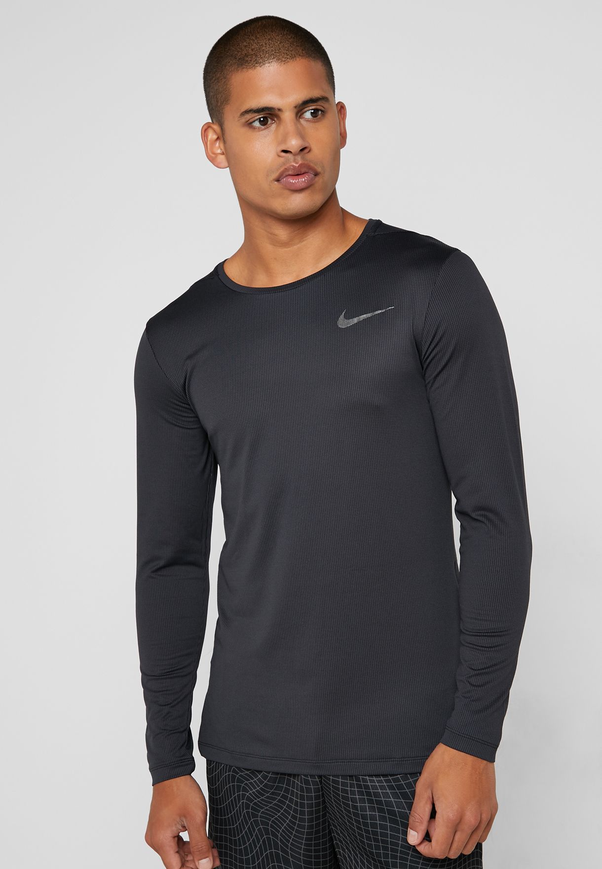 Buy Nike grey Dri-FIT Slim T-Shirt for Men in MENA, Worldwide