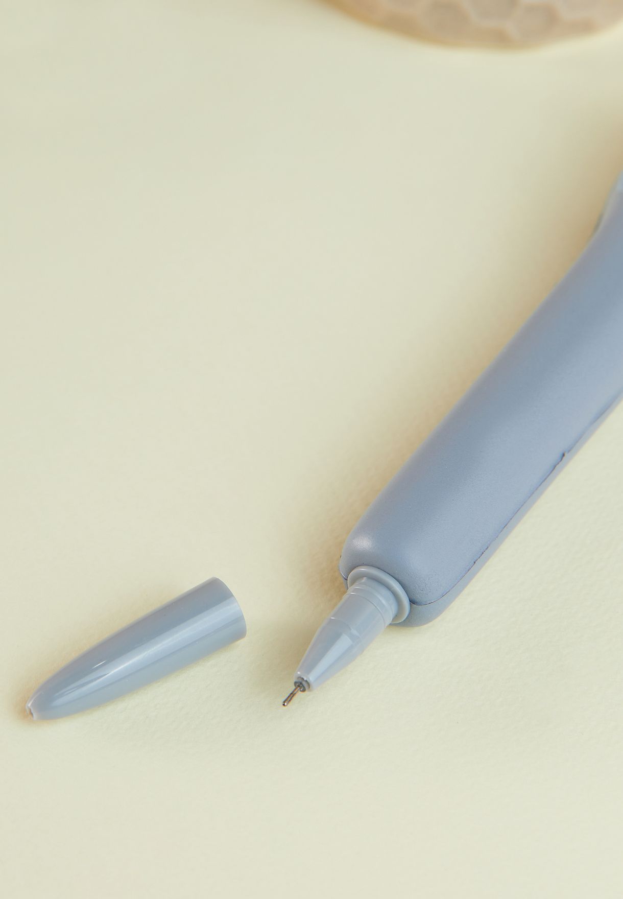 قلم حبر جاف بشكل قطة