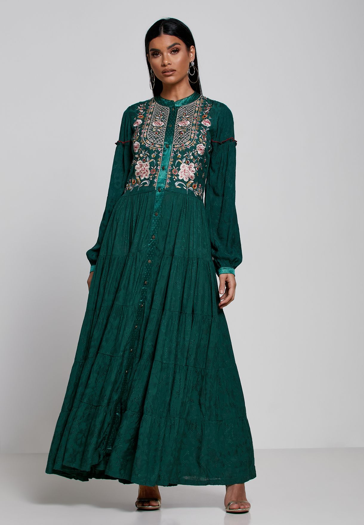 Buy Ritu Kumar green Embroidered Belted ...