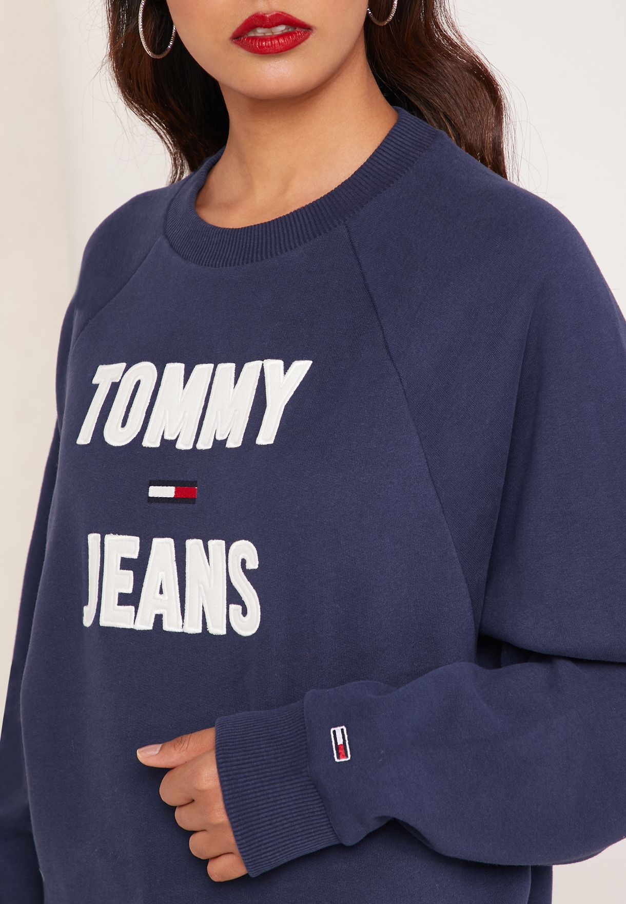 tommy jeans logo neck sweatshirt in navy