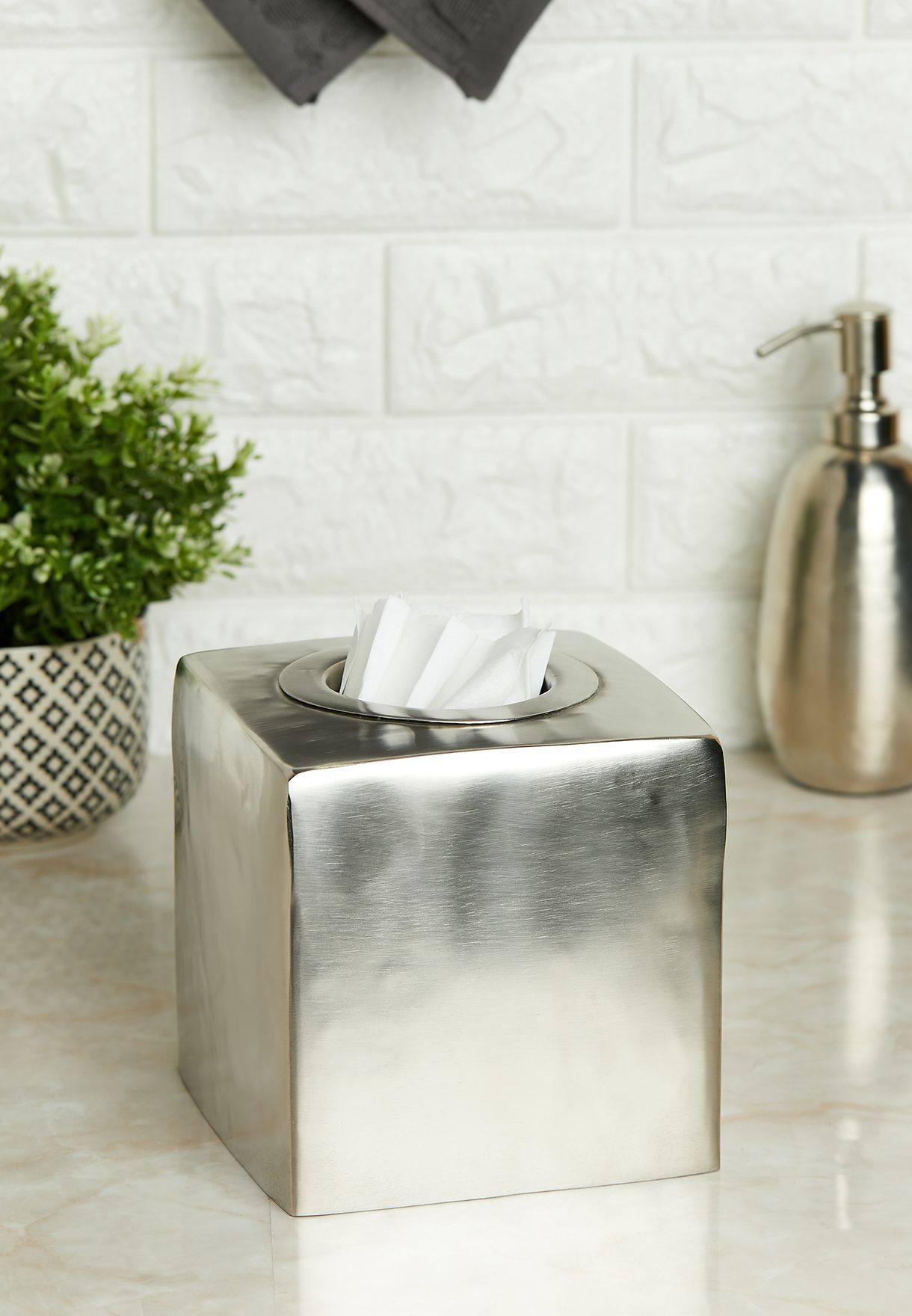 Nile Silver Tissue Box Cover