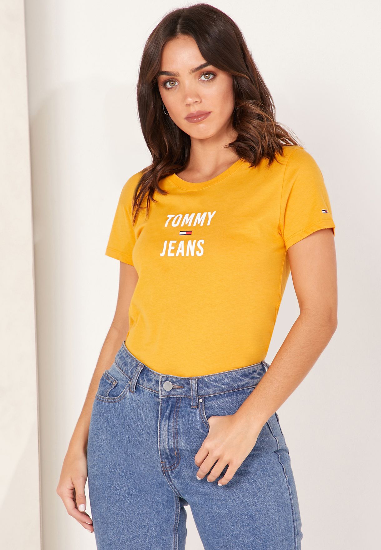 yellow tommy jeans t shirt