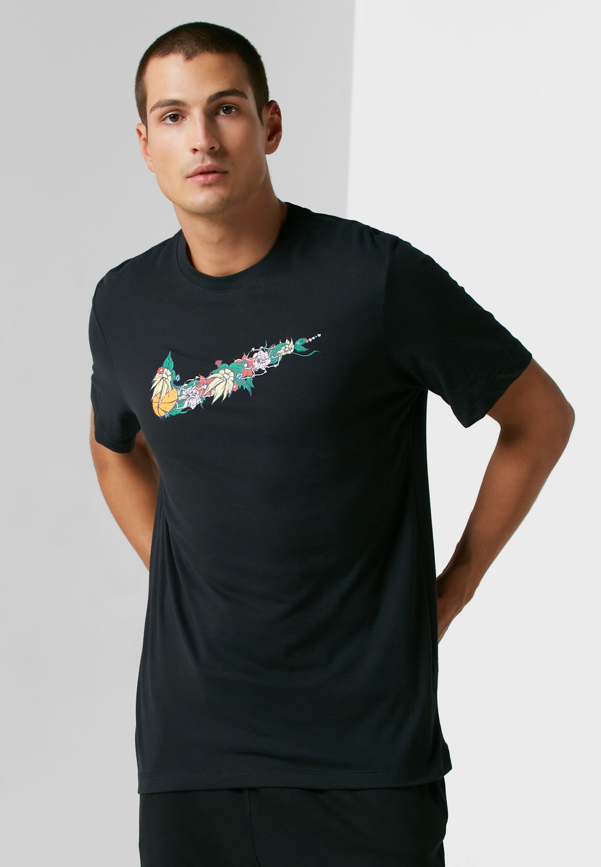 Buy Nike black Swoosh T-Shirt for Kids in MENA, Worldwide