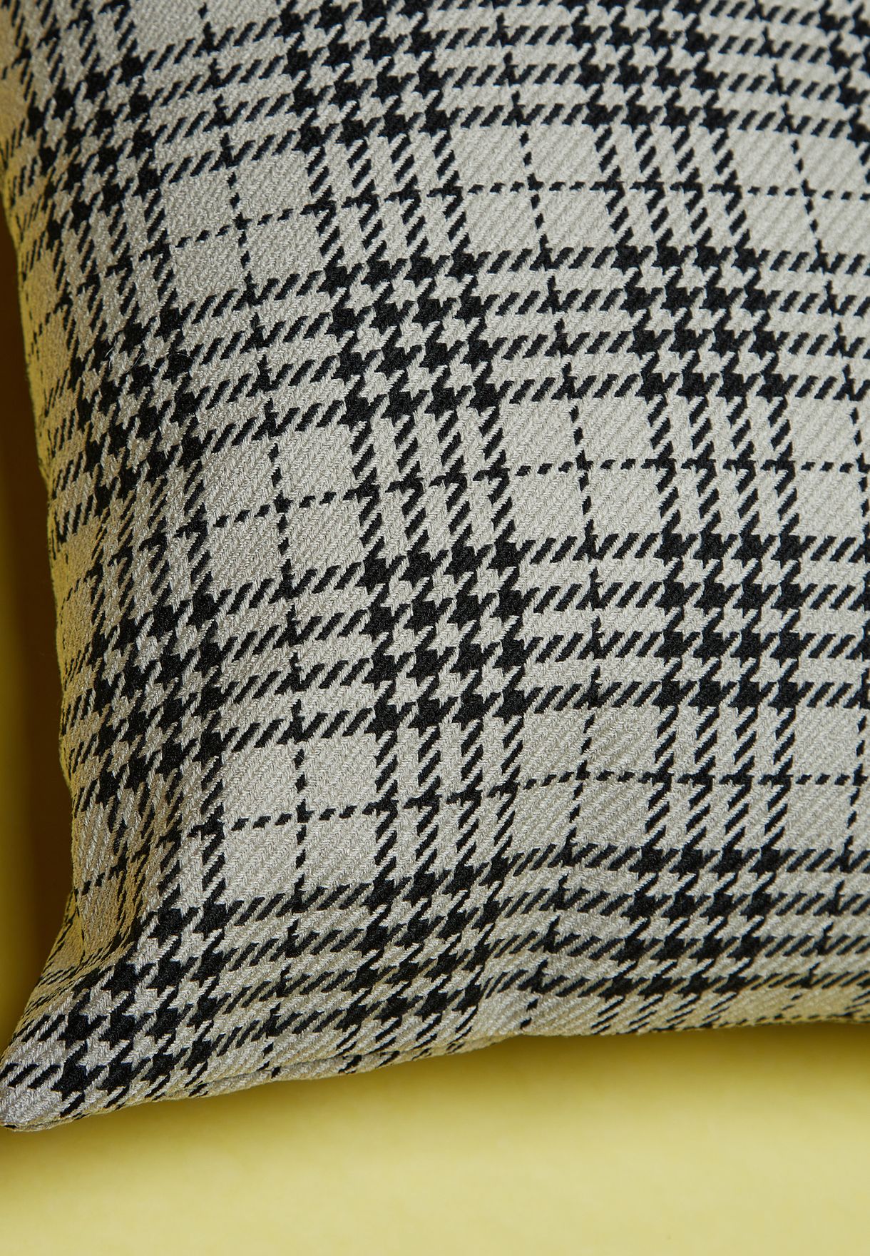 Checked Cushion With Insert 45X45Cm