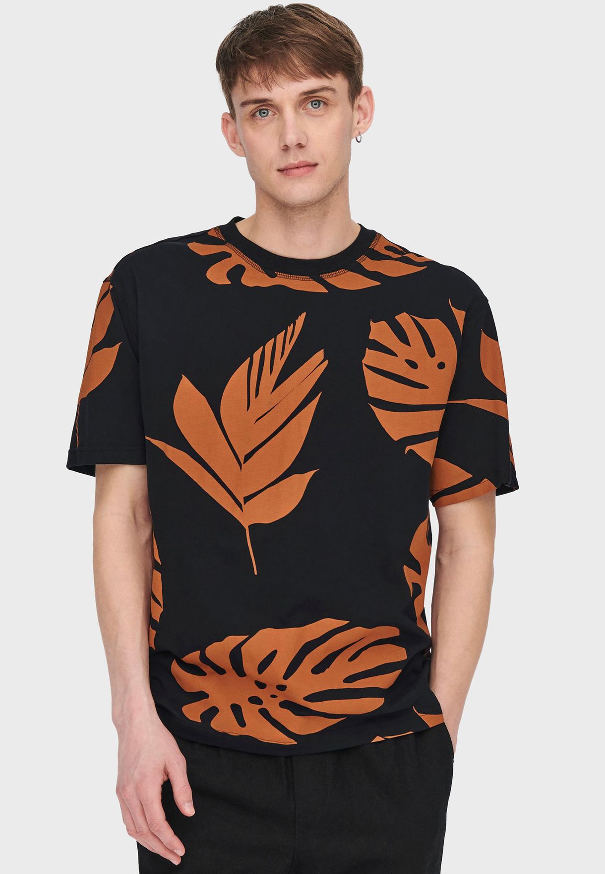 Leaf Print Crew Neck T-Shirt