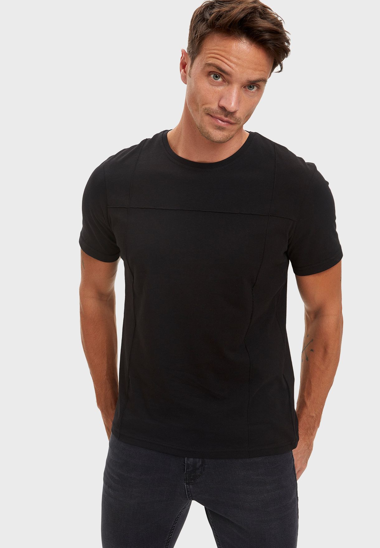 Buy Defacto black Essential Crew Neck T-Shirt for Men in Manama, Riffa