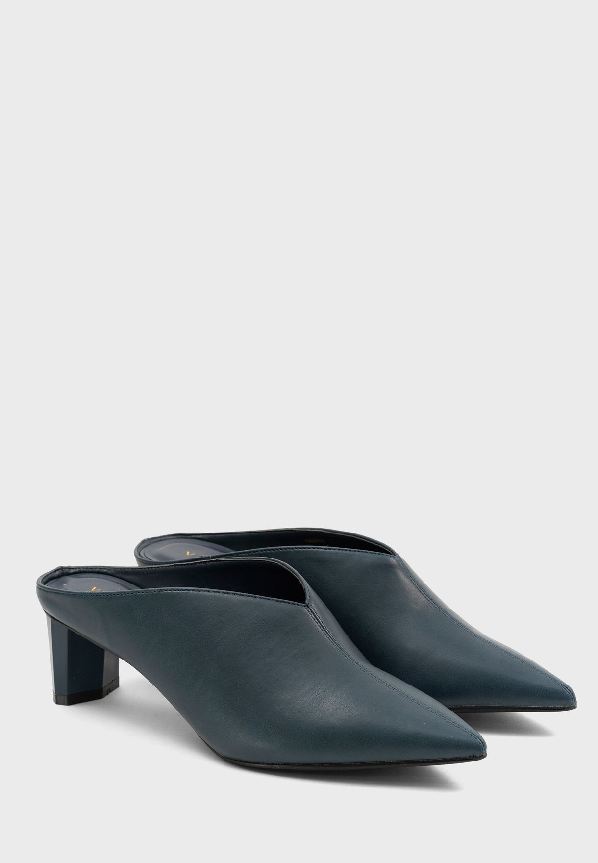 Buy Vincci black Pointed Shoes for 