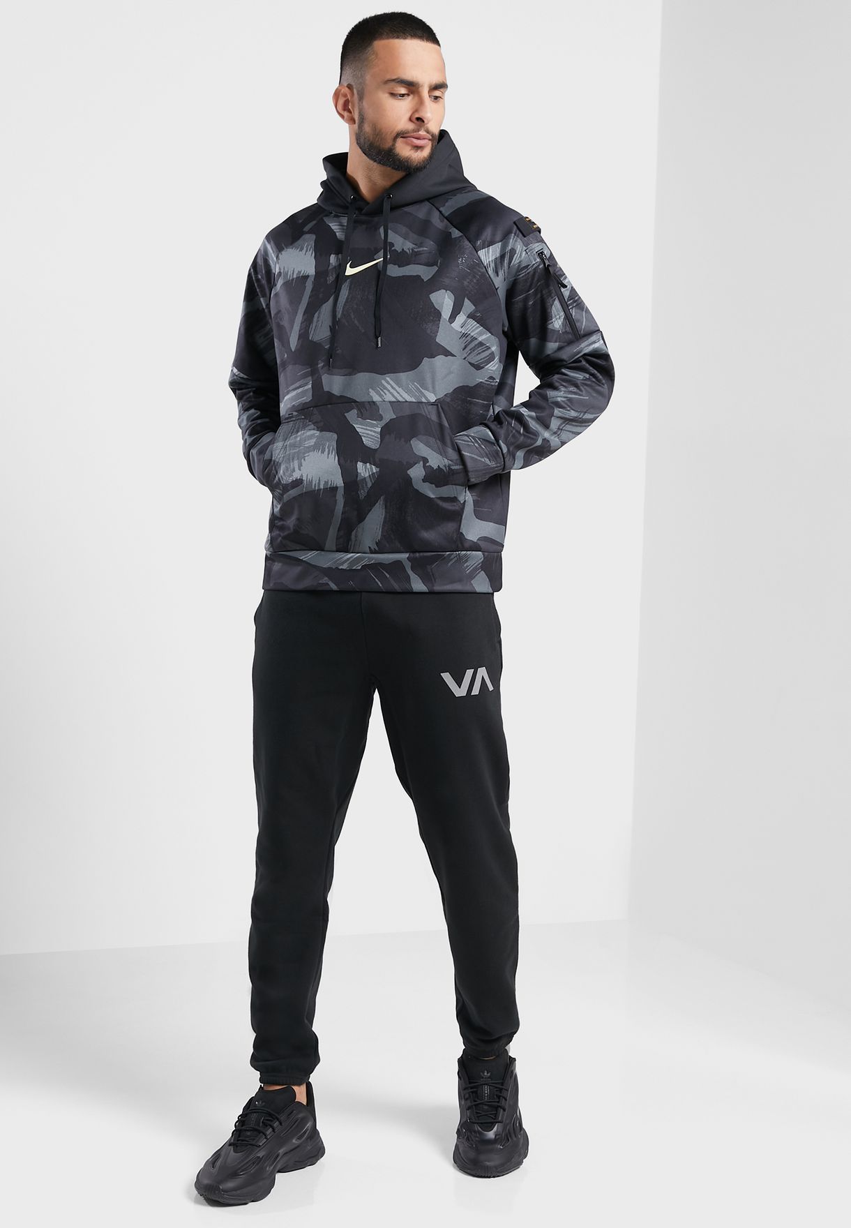 Buy Nike black Therma Fit Camo Hoodie for Kids in Dubai, Abu Dhabi