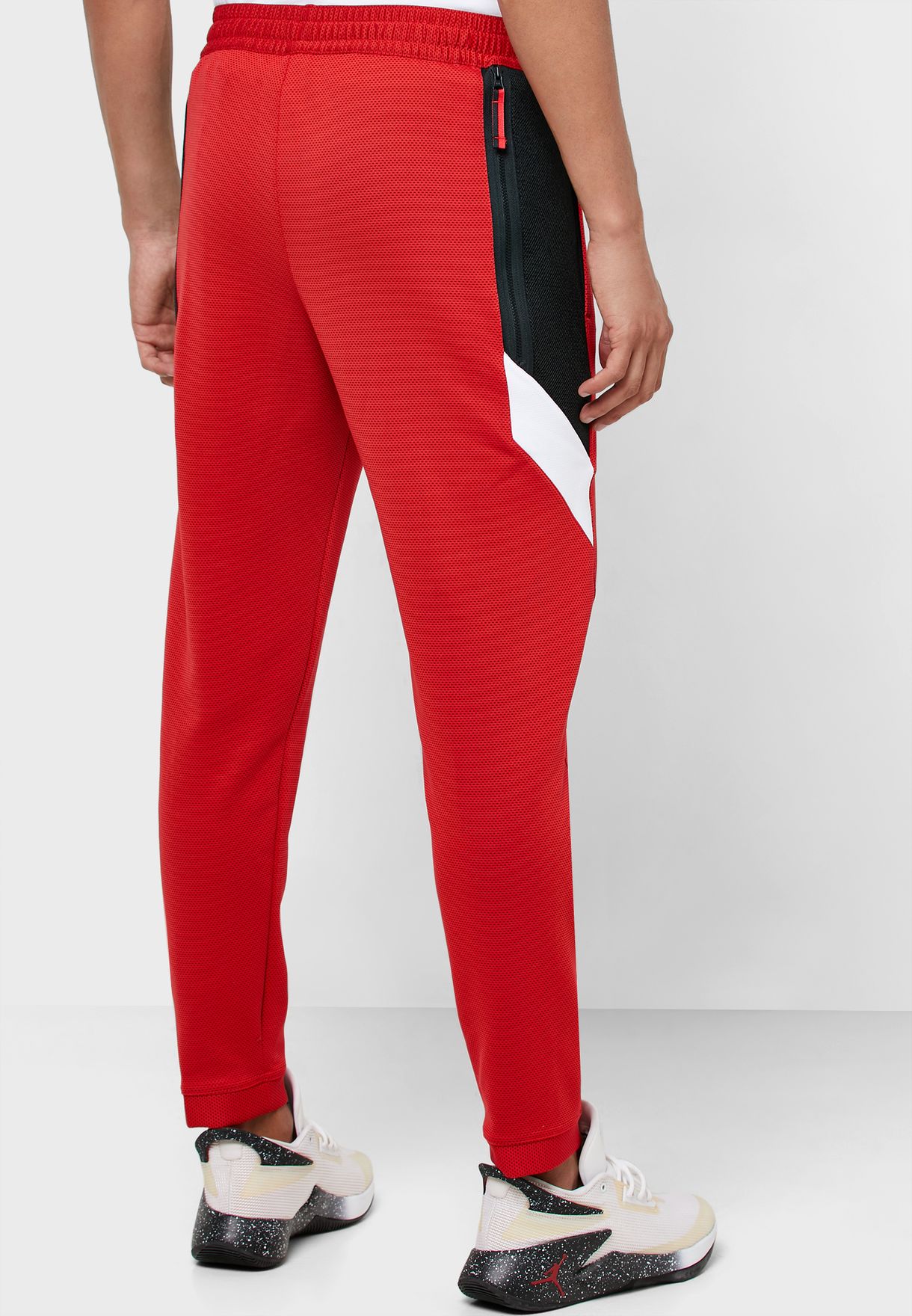 Buy Nike red Chicago Bulls Thermoflex Sweatpants for Men in MENA, Worldwide