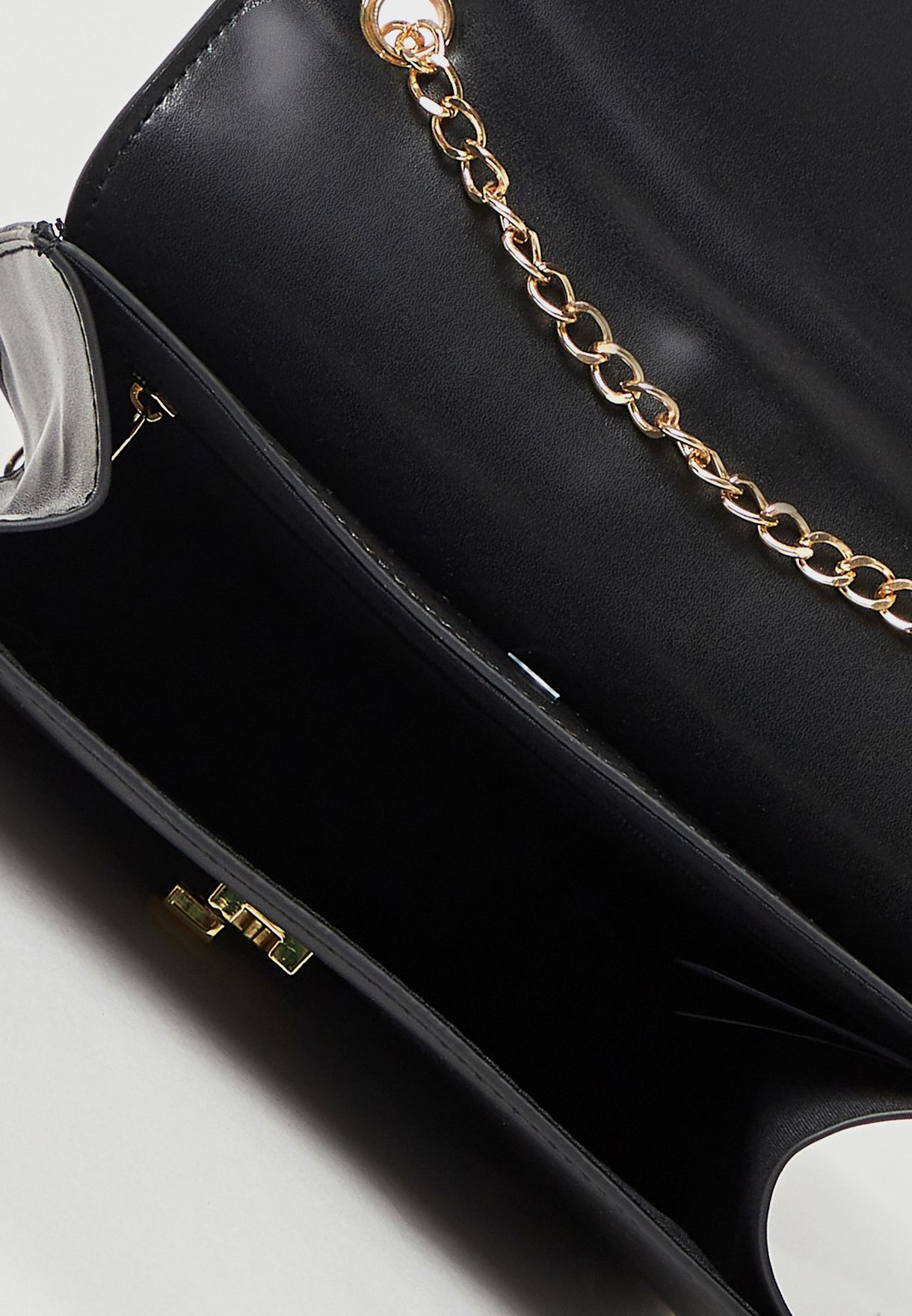 Chain Detailed Flap Shoulder Bag