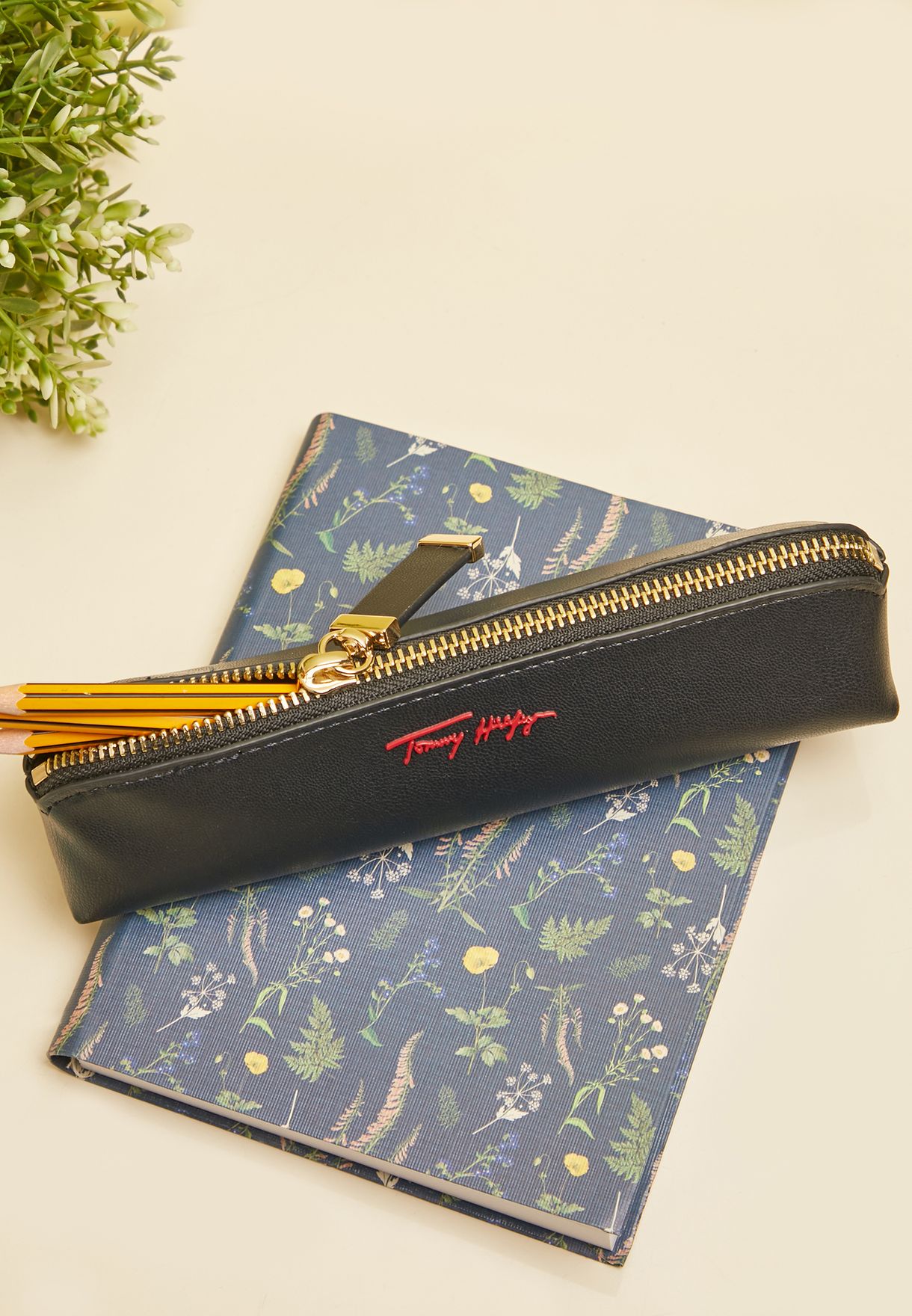 pencil case tommy hilfiger