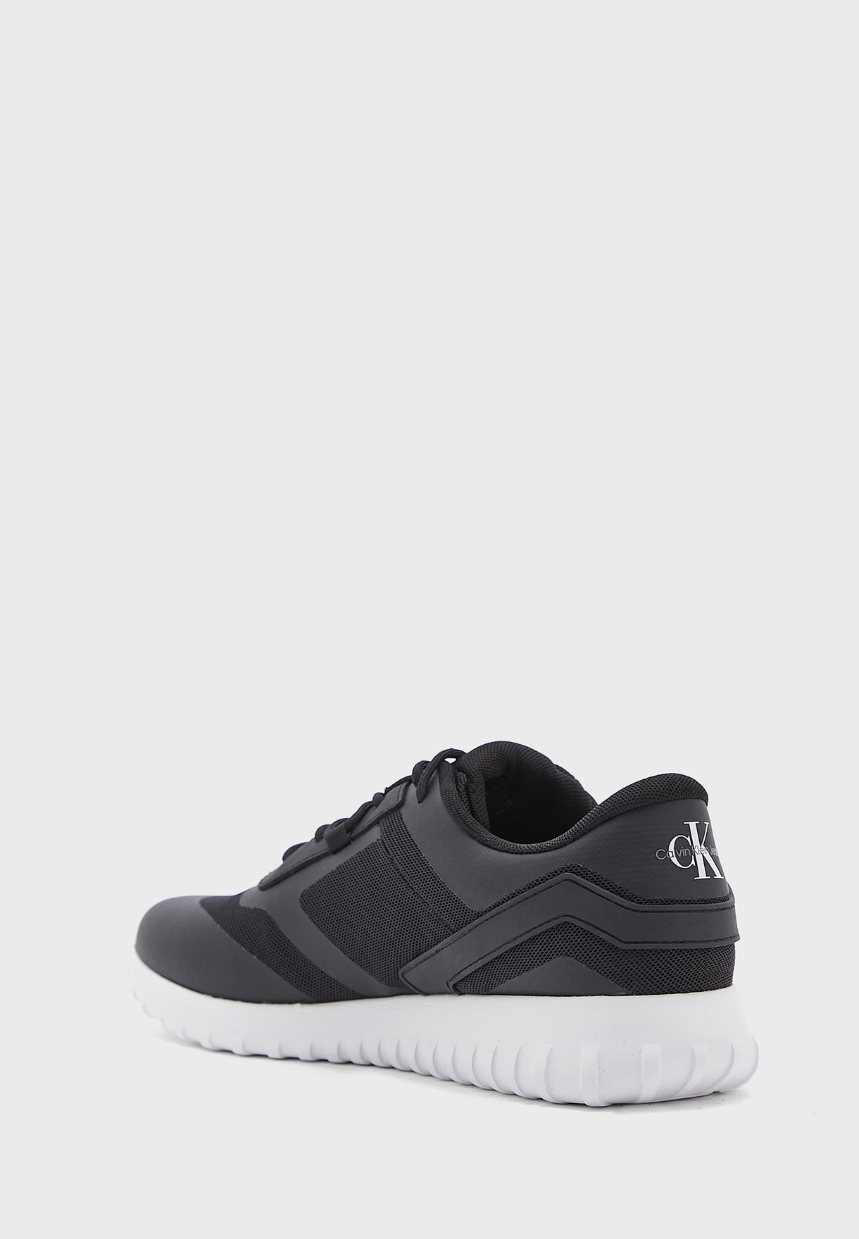 Low Top Runner Sneakers