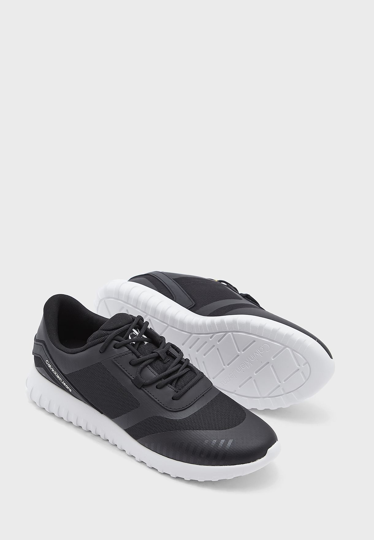 Low Top Runner Sneakers