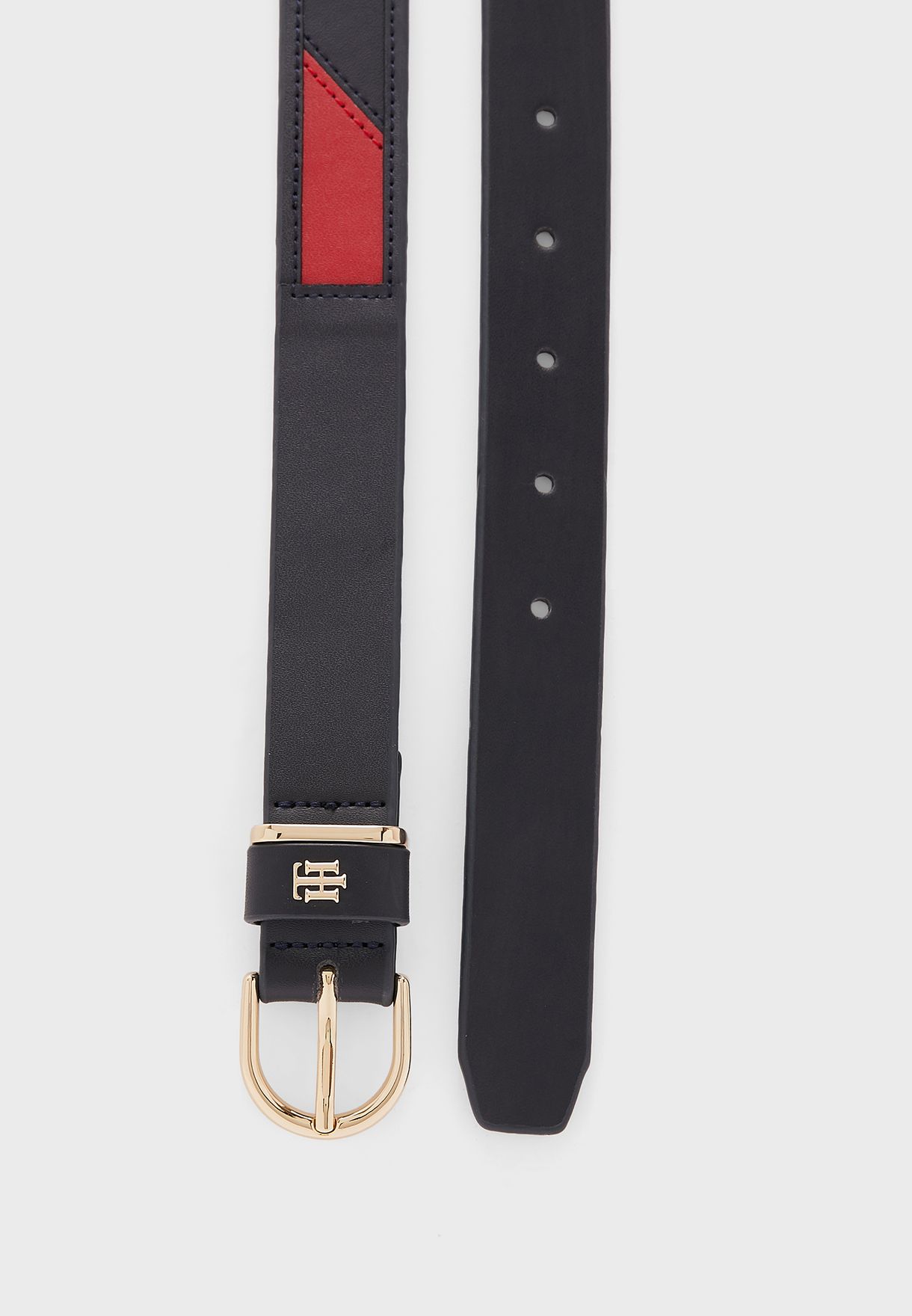 حزام مزين بشعار الماركة