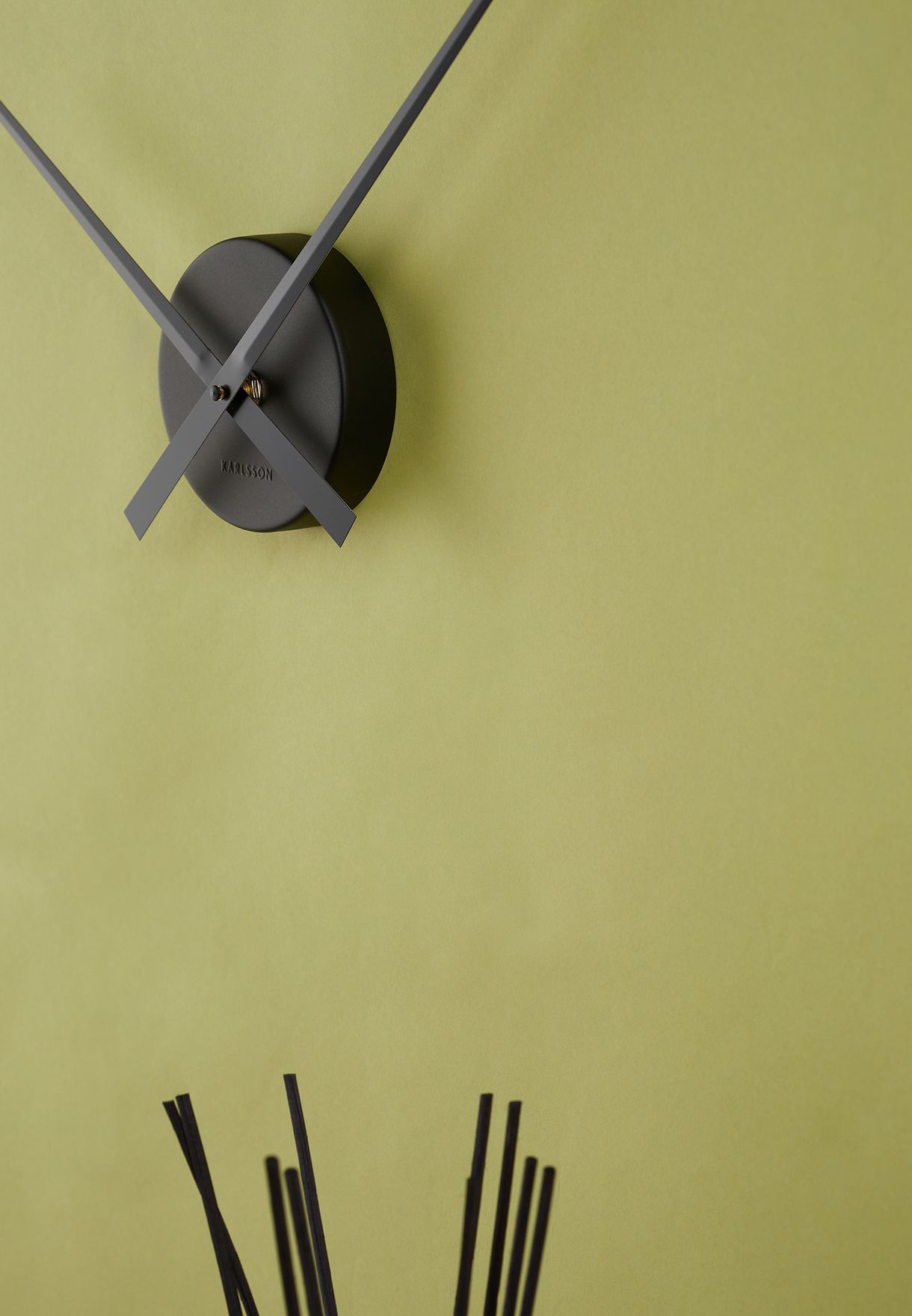 Mini Aluminium Little Big Time Wall Clock