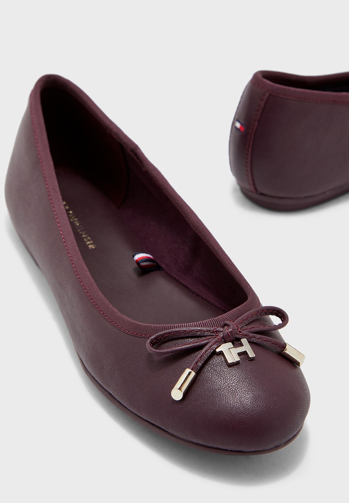 tommy hilfiger burgundy shoes