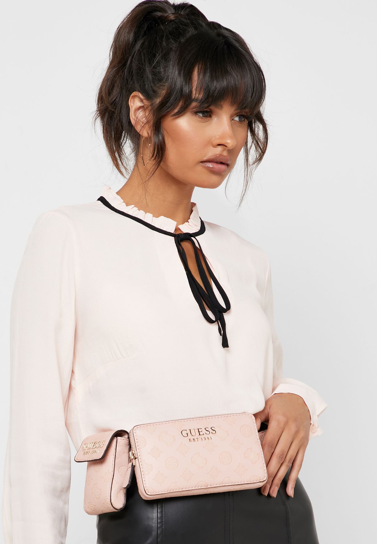 guess ilenia pocket crossbody