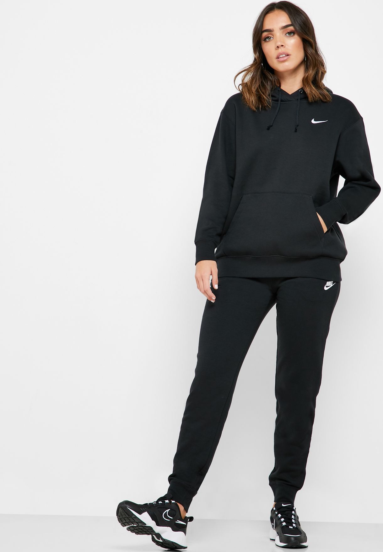 Buy Nike black NSW Essential Fleece Sweatpants for Women in MENA ...