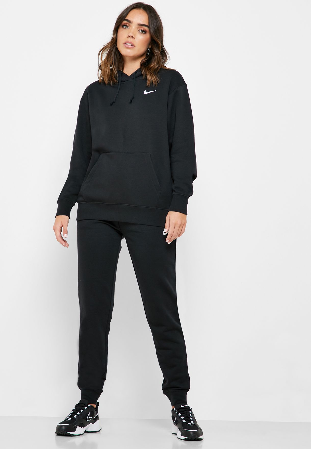 Buy Nike black NSW Essential Fleece Sweatpants for Women in MENA ...