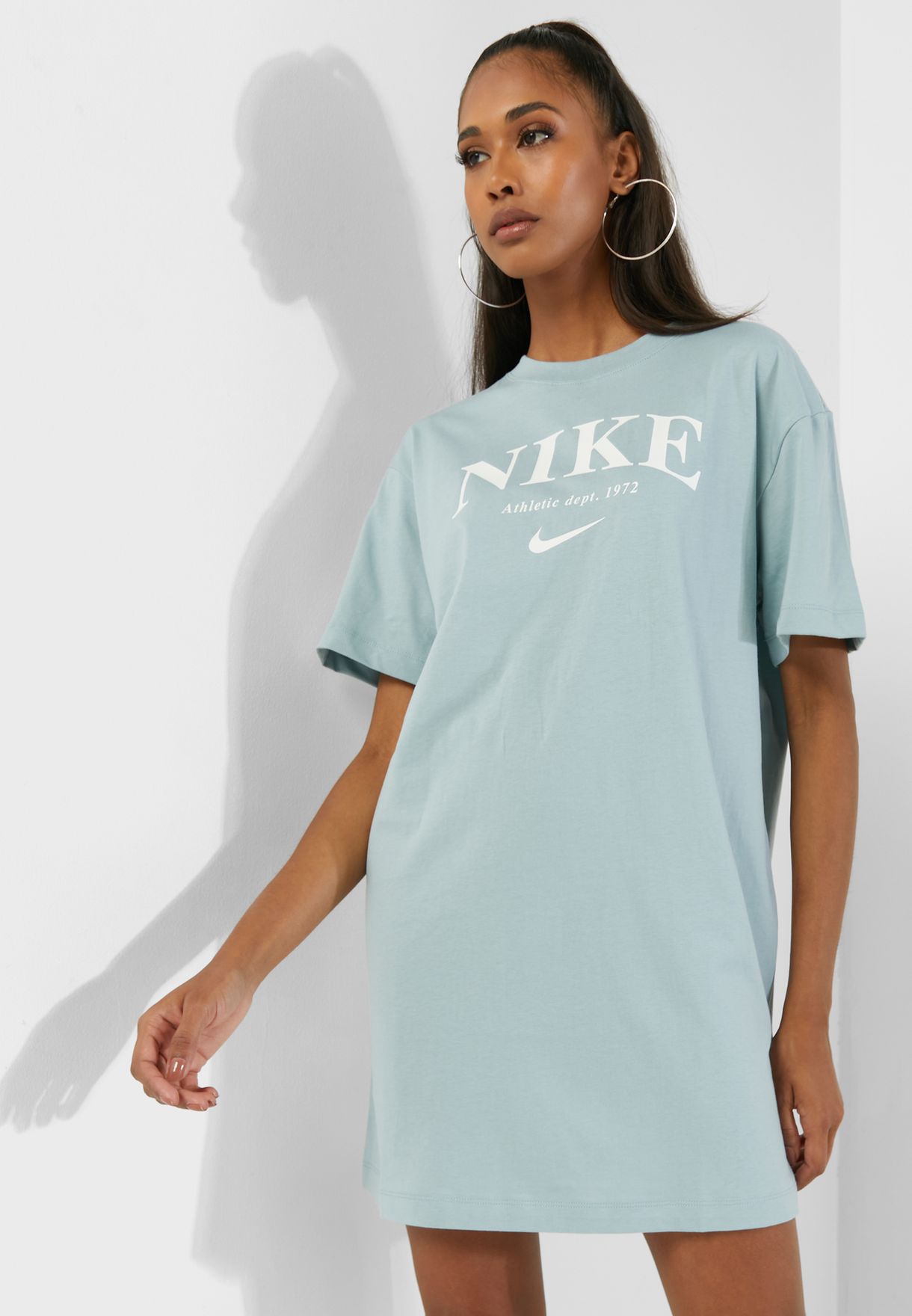 cache sufrir descuento Buy Nike blue Nsw Graphic Dress for Women in MENA, Worldwide