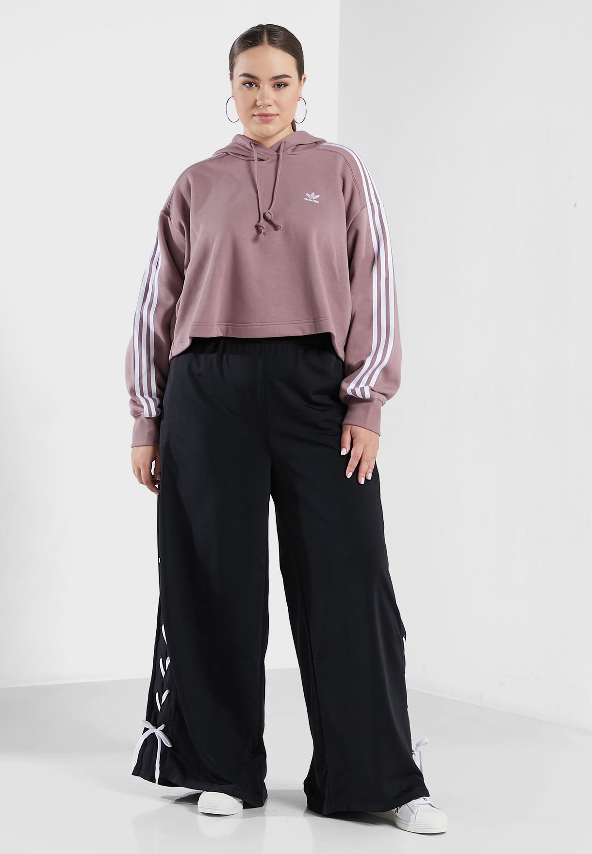 Trefoil Short Hoodie